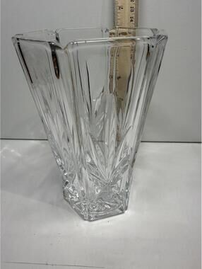 Vintage Clear Cut Glass Vase 8” Heavy Pressed Crystal Starburst Pattern